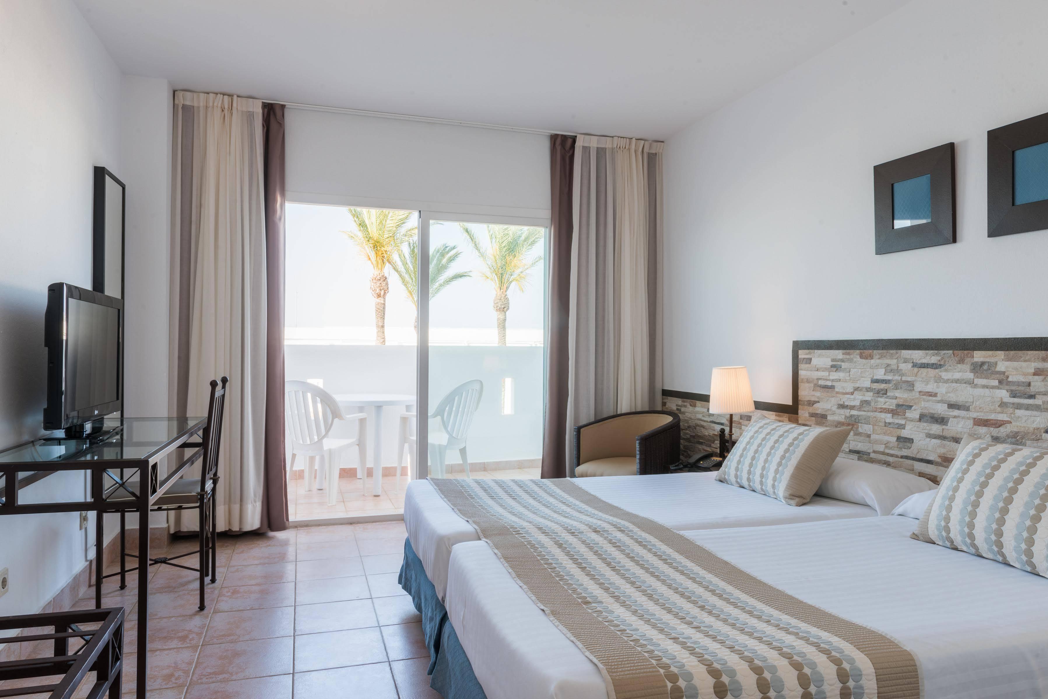 Fergus Conil Park Hotel Conil De La Frontera Ngoại thất bức ảnh